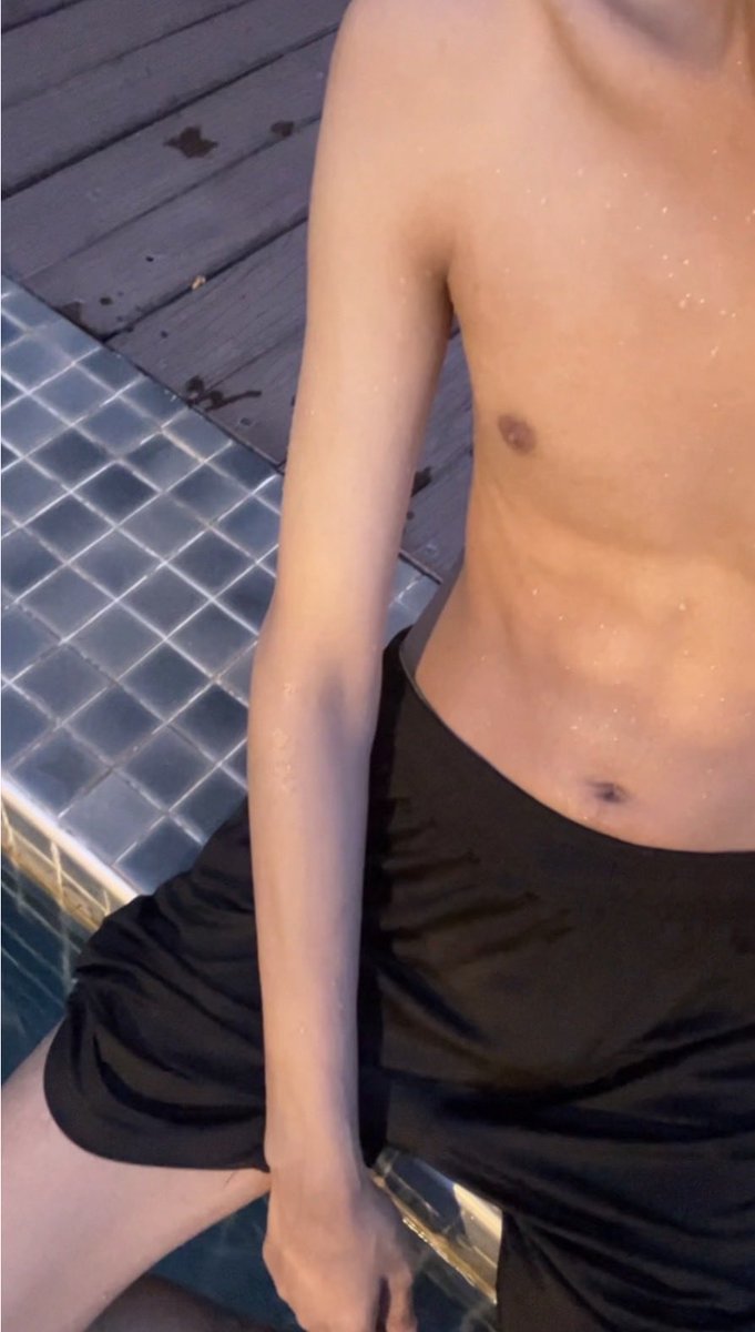 Como7o1n's tweet photo. เล��นน้ำกัน💦 https://t.co/DLjdSkHOwm