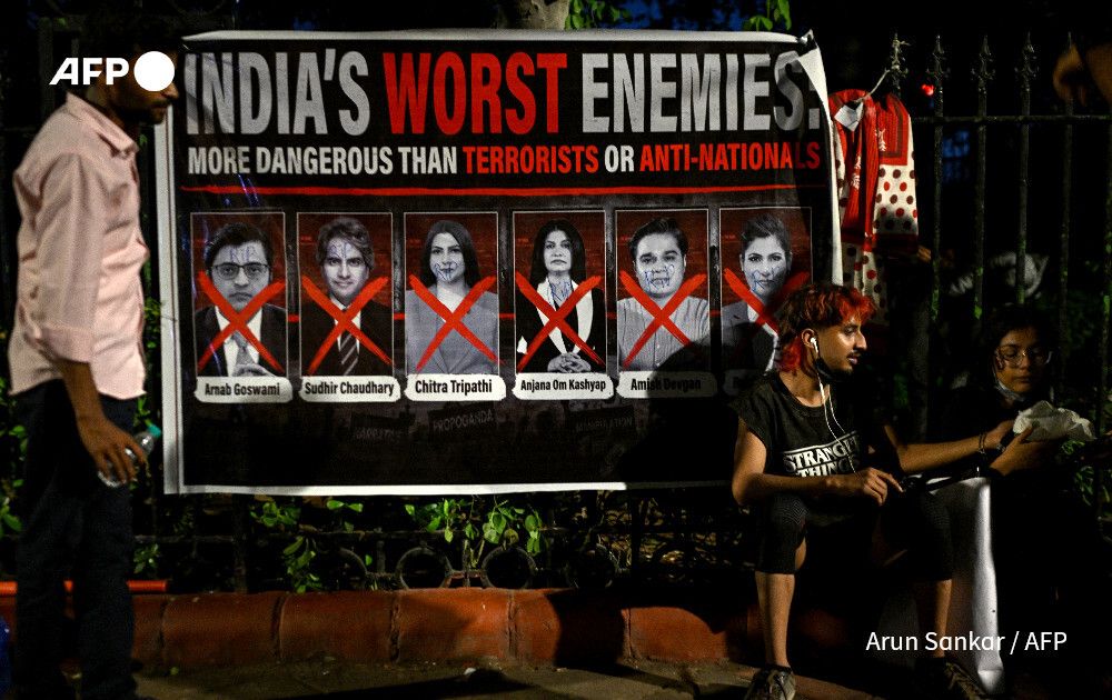 AFP's tweet photo. India youth protests highlight mistrust in 'lapdog' media.

Journalists covering the youth-led protests became targets of public anger and attacks over their perceived support for the government, exposing a deepening crisis of trust in traditional broadcasters

https://t.co/VLfmlcZkzN