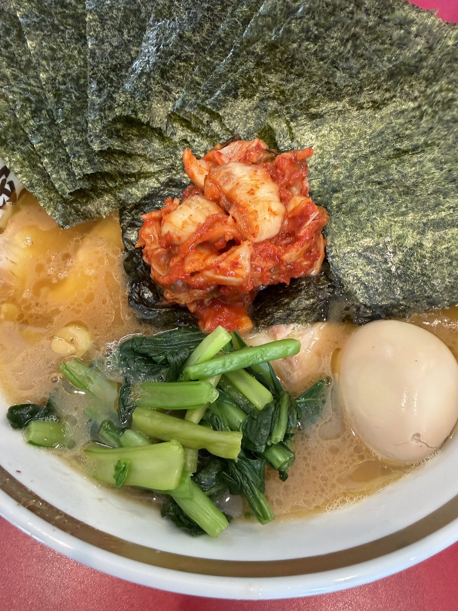 yuichi_f0128's tweet photo. #ラーメン濱野家
#五井

定期訪問🚶🏻👣⸒⸒

今日も素晴らしく🐴🐴🍜
٩(ˊᗜˋ*)و✧*｡ザ安定です😆
硬め🗣️
得増し🍜(中)➕自家製キムチ🌶
➕🍚🐷🫚🧄🌶

またまた途中でキムチをスープに
溶かし＼＼\\ ꐕ ꐕ ꐕ //／／🚀
最後にラーメン酢で💥💥💥

いつも美味しい🍜
ありがとうございます🙏

#濱中☠️🍄 https://t.co/0onRsCkJJH