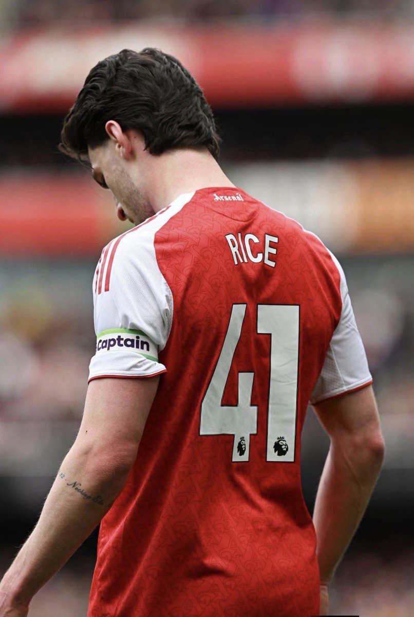 jmol_47's tweet photo. Arsenal were never a better team than Man City last season in the premier league. We battled through a brutal injury crisis with Rodri, Dias, Aké and others missing key games, yet still finished strong. Without the Rodri injury towards the end of the season, we would have won the league and also PGMOL disallowed West ham goal also helped.
When the squad got healthier, we showed the difference, beating Arsenal 2-1 at the Etihad and lifting the Carabao Cup with a 2:0 win against them.
Now with Maresca in charge, a fit City squad could be back competing for every trophy. 💙 #MCFC