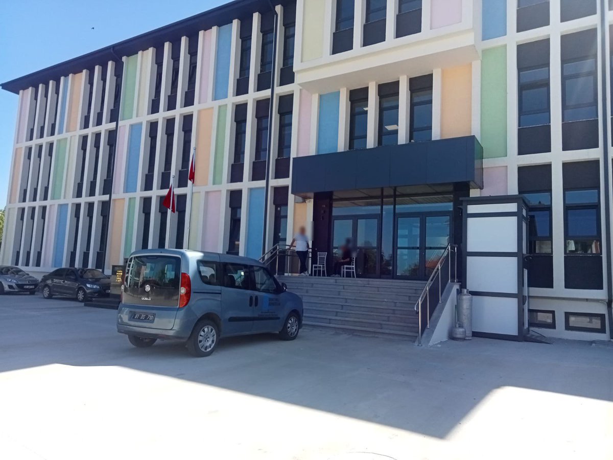 DuzceDsm's tweet photo. AKÇAKOCA LİSESİNDE TOPLU ÇALIŞMA HİZMETİ...

   Kamu hizmeti yükümlülerinin, topluma katkı sunmak amacıyla gerçekleştirdikleri toplu çalışma hizmeti kapsamında,Düzce Akçakoca Lisesinin temizlik ve taşıma işlemleri gerçekleştirildi.

@lutfullahates25 
@KarabahceKenan https://t.co/dRVGbHeSCL