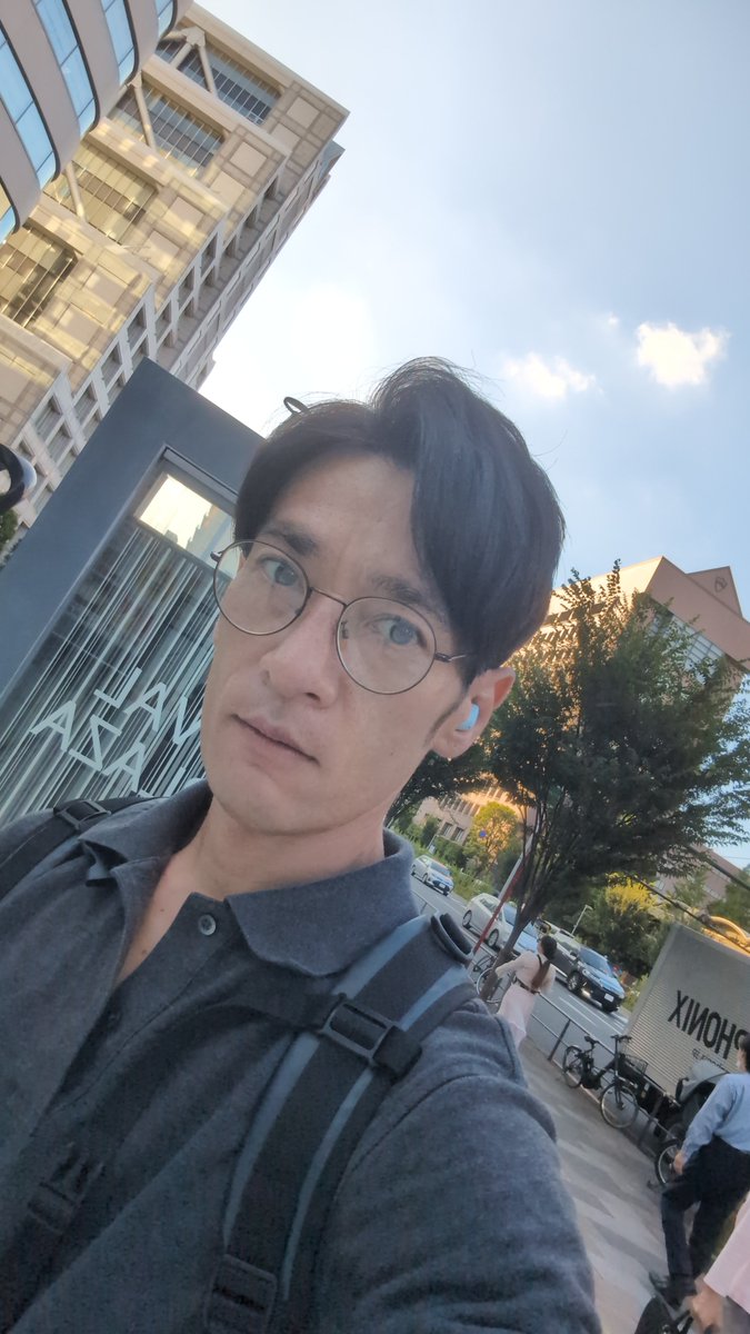 Fujimon0817's tweet photo. 今日のオーディションはメガネ男子ということ���けお伝えします。
普段老眼気味なだけで視力自体はあるので変な感じ
こめかみに違和感 https://t.co/s8YvoLl9UE