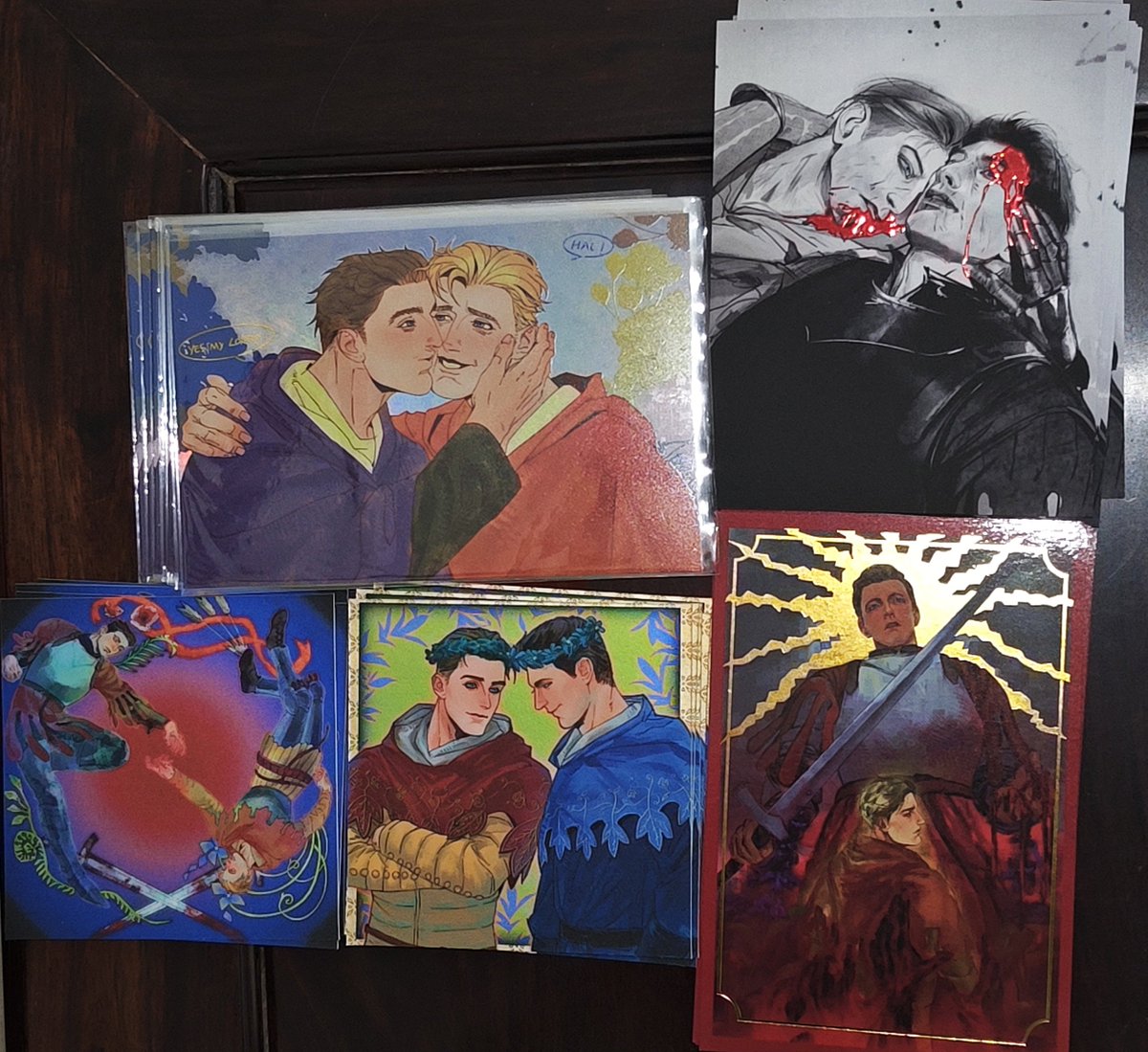 mercyghost666's tweet photo. I want to bring some freebies to the KCDfanfest in Malešov. I'm not sure what customs overseas fans have?? If you see me, feel free to ask for them

#kcd2 #kcdfanfest #hansry https://t.co/g6i8ZxJDXs
