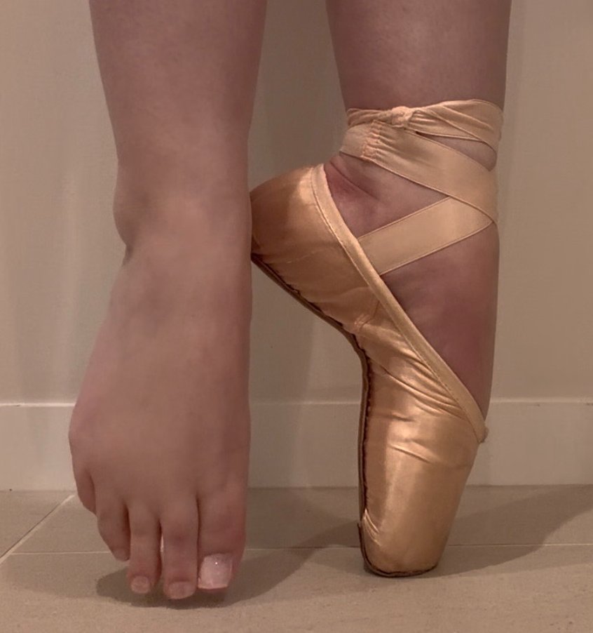 PrettyB4llerina's tweet photo. 🔥🔞 OnlyFans Account JUST LAUNCHED 🌶️💋
Link in Bio!!

You can now find me on FeetFinder and OnlyFans!!

#feetfinder #onlyfans #footfetısh #feetfetısh #ballet #pointeshoes #nsfwtwtًً  #newcreator https://t.co/I8pIOMbI5S