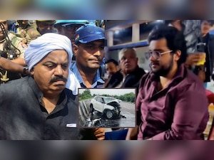Biharibabu1431's tweet photo. Big Breaking 🚨

अतीक अहमद का बेटा अबान कि झांसी मे सडक हादसे मे मौत 😎

बहुतो को तकलीफ दिया था, भगवान ने बुला लिया, धन्य है प्रभु आपकी माया 😊 https://t.co/8StB8Jztlc