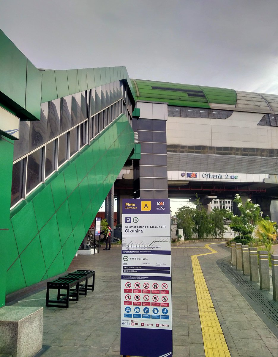 domsrzki's tweet photo. lrt dari cikunir - mrt dukuh atas - turun bundaran hi - monas, seseruuu ituuu keliling jkt woyy https://t.co/mqNfR2FBn3