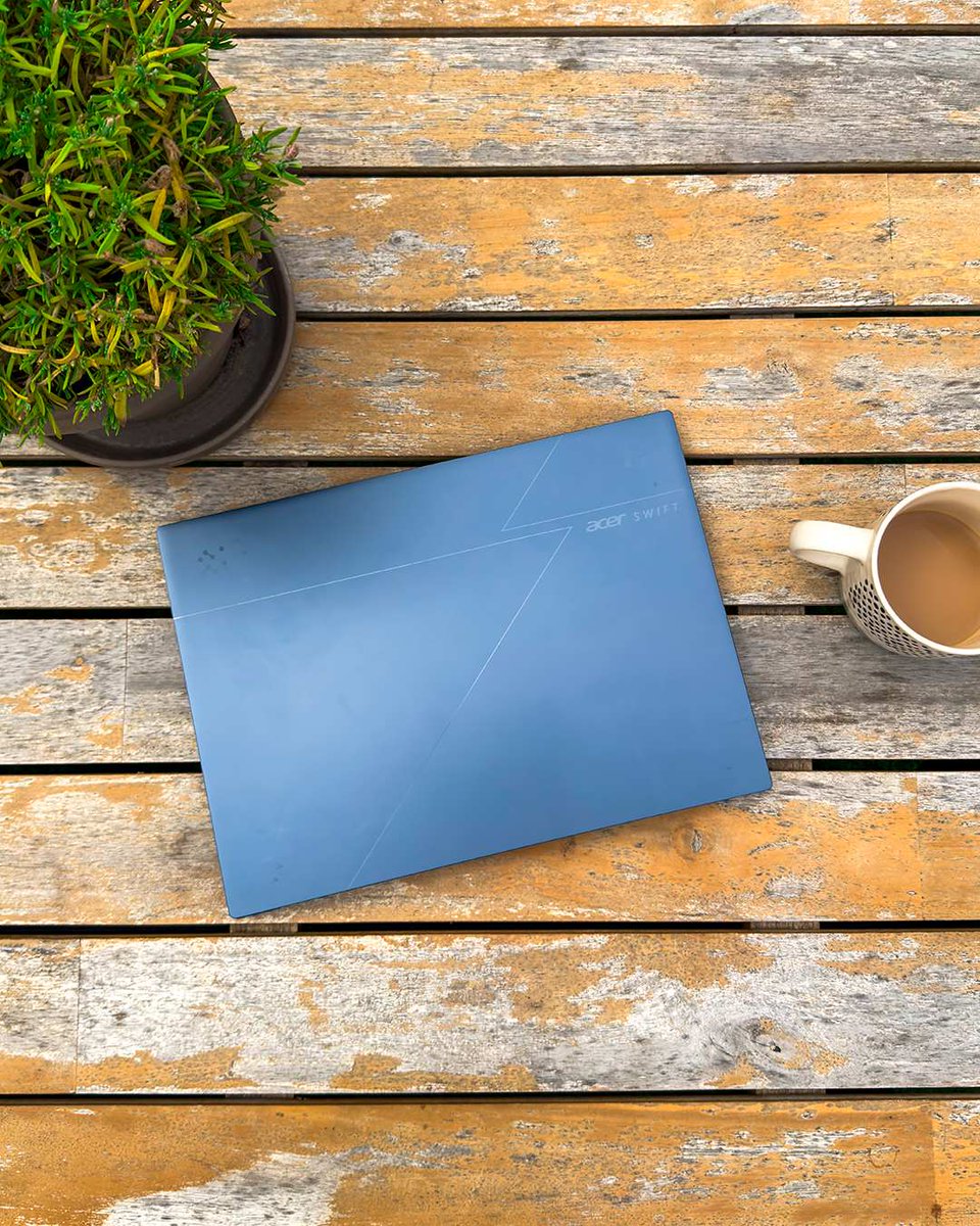 ES_Acer's tweet photo. Aire fresco, una bebida caliente y el Acer Swift Spin 14 AI. ☕💻
Hay espacios de trabajo que simplemente se disfrutan más al aire libre. ✨ https://t.co/tgNmOCUfvy