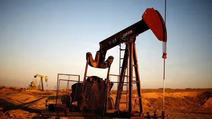 Oil Prices Rise Amid US-Iran Strait of Hormuz Uncertainty