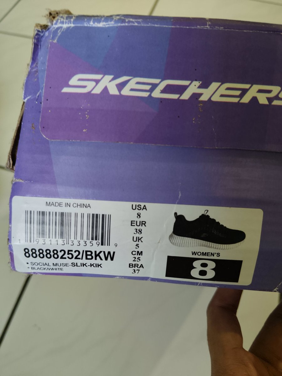 maqcan's tweet photo. https://t.co/IjCTugU6vc (uniqlo) 
https://t.co/pMyDvcenXq (skechers) https://t.co/yiPAw5S1ZJ