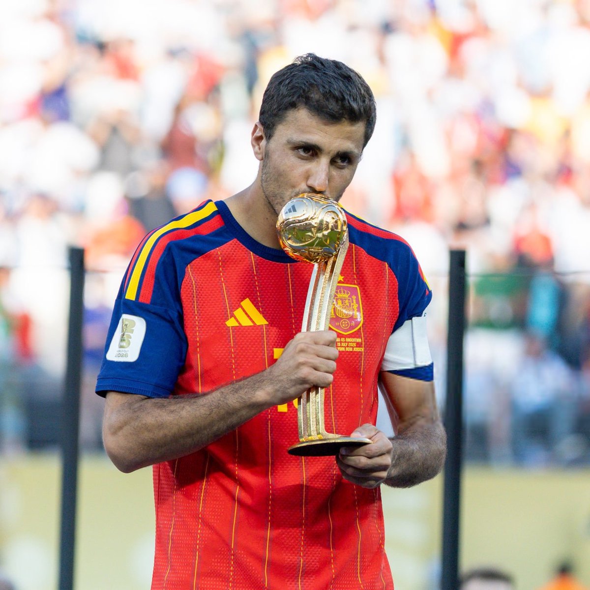 ActuFoot_'s tweet photo. 🚨 BARCELONE SEMBLE DÉSORMAIS DEVANCER LE REAL MADRID DANS LE DOSSIER RODRI 🇪🇸 ! 💙❤️

🗞️ @JacobsBen @alex_crook https://t.co/ktJTKq7RjT