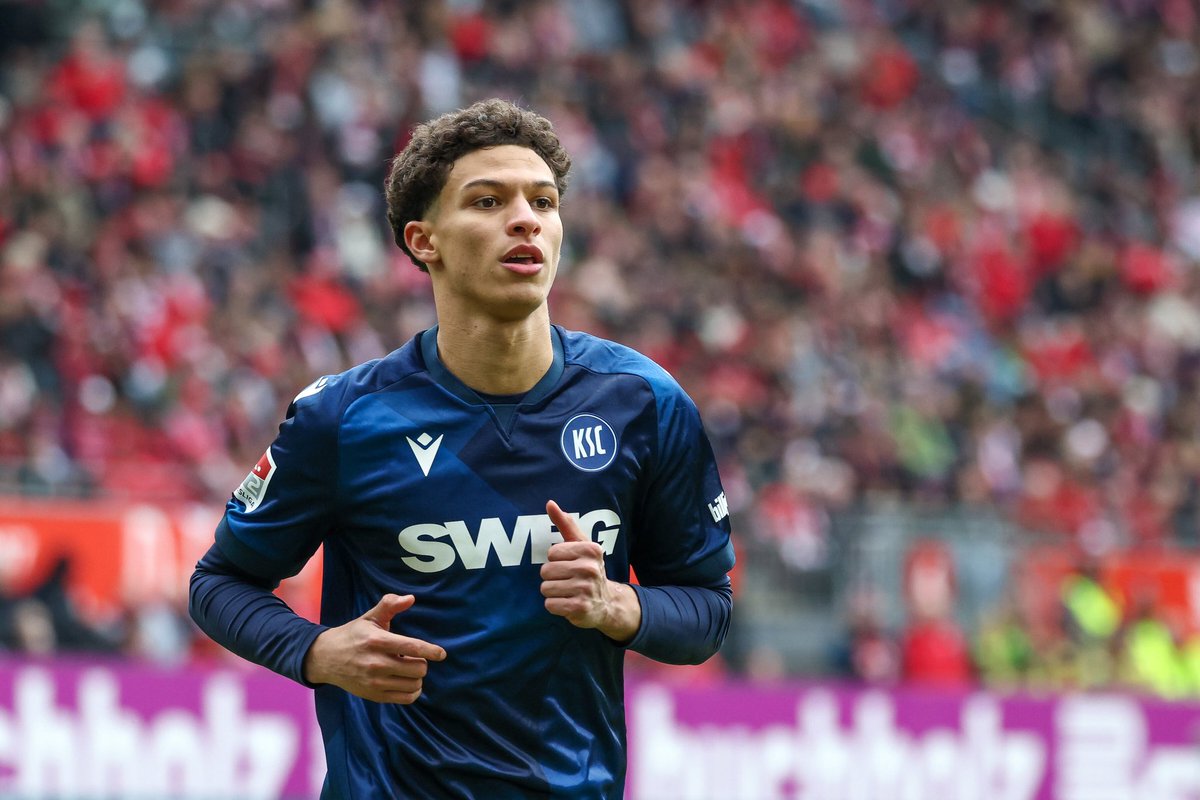 _dennisbayer's tweet photo. #Sky Info: #Eintracht bekommt Konkurrenz bei Ben #Farhat. #Bournemouth, #Southampton, #Lille und #Salzburg haben konkretes Interesse und zum Teil Angebote abgegeben. #SGE weiter in der Pole Position. Zuletzt keine weitere Bewegung in Verhandlung mit #KSC.
@SkySportDE @berger_pj https://t.co/4y3ey5bRBu