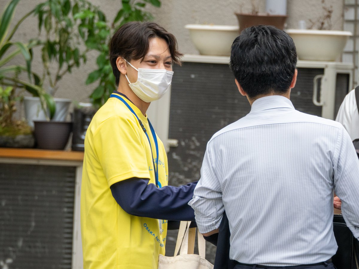 JATA_Osaka's tweet photo. 8/1より複十字シール運動がスタートしております。まずは1回目のキャンペーンとして、8/3（月）に建物を飛び出し、ポケットティッシュやうちわをお配りしてシール運動への協力を呼びかけました！

複十字シール運動とは…
 　↓↓↓
https://t.co/0nV9StofK2 https://t.co/B9APVwgjaY
