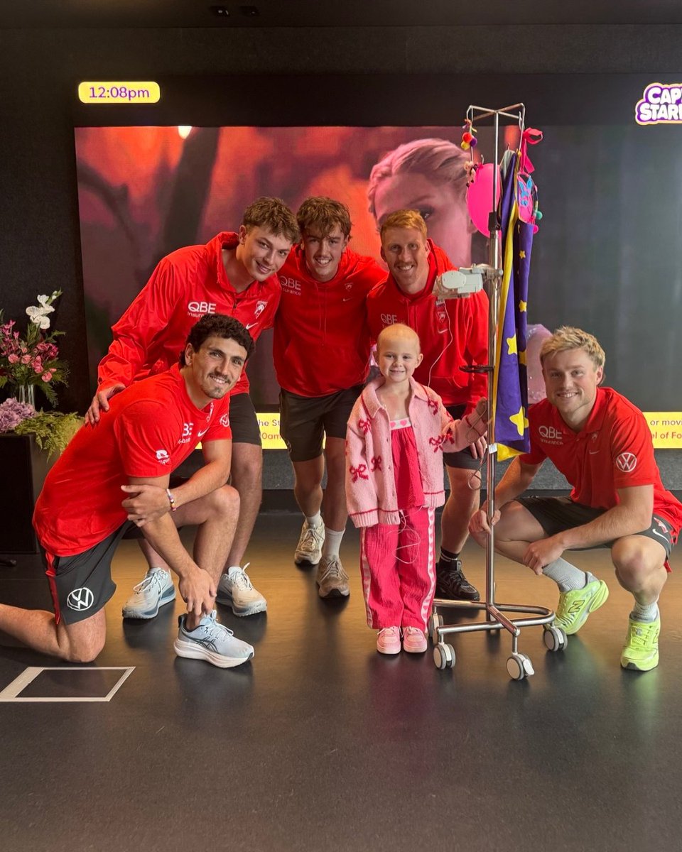 Starlight_star's tweet photo. ⭐💜 It's not everyday you get to see your favourite AFL team in hospital! The Starlight Express Room was buzzing as we welcomed the Sydney Swans. For 6-year-old Austin, it was a Birthday surprise that made his birthday in hospital a little brighter. Thank you @sydneyswans ⭐💜 https://t.co/pKXDuFMzKZ