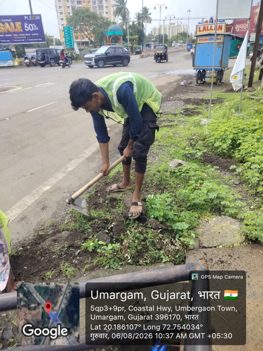 UMuncipality's tweet photo. ઉમરગામ નગરપાલિકા દ્વારા મોન્સુન સ્પેશિયલ કલીનનીનેશ ડ્રાઇવ અંતર્ગત નગરપાલિકા વિસ્તારમાં સાફ સફાઇ તથા ડી.ડી.ટી પાવડરનો છંટકાવ કરવામાં આવ્યો. https://t.co/MbUF5zqjZM