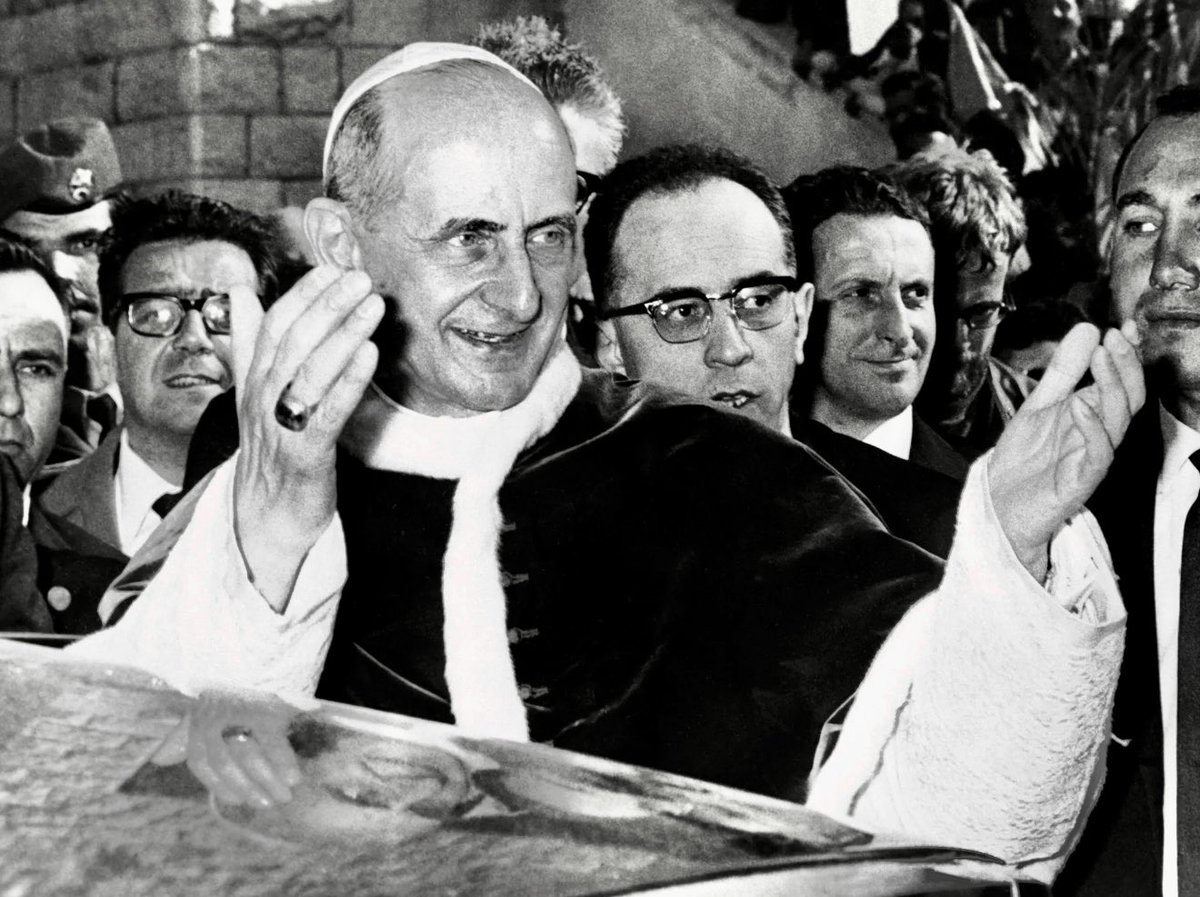 Card_R_Sarah's tweet photo. « L’humanité est Une ; une devra être la vérité, c’est-à-dire la religion qui met les hommes en rapport avec Dieu. » Paul VI https://t.co/6c5eEBllQe
