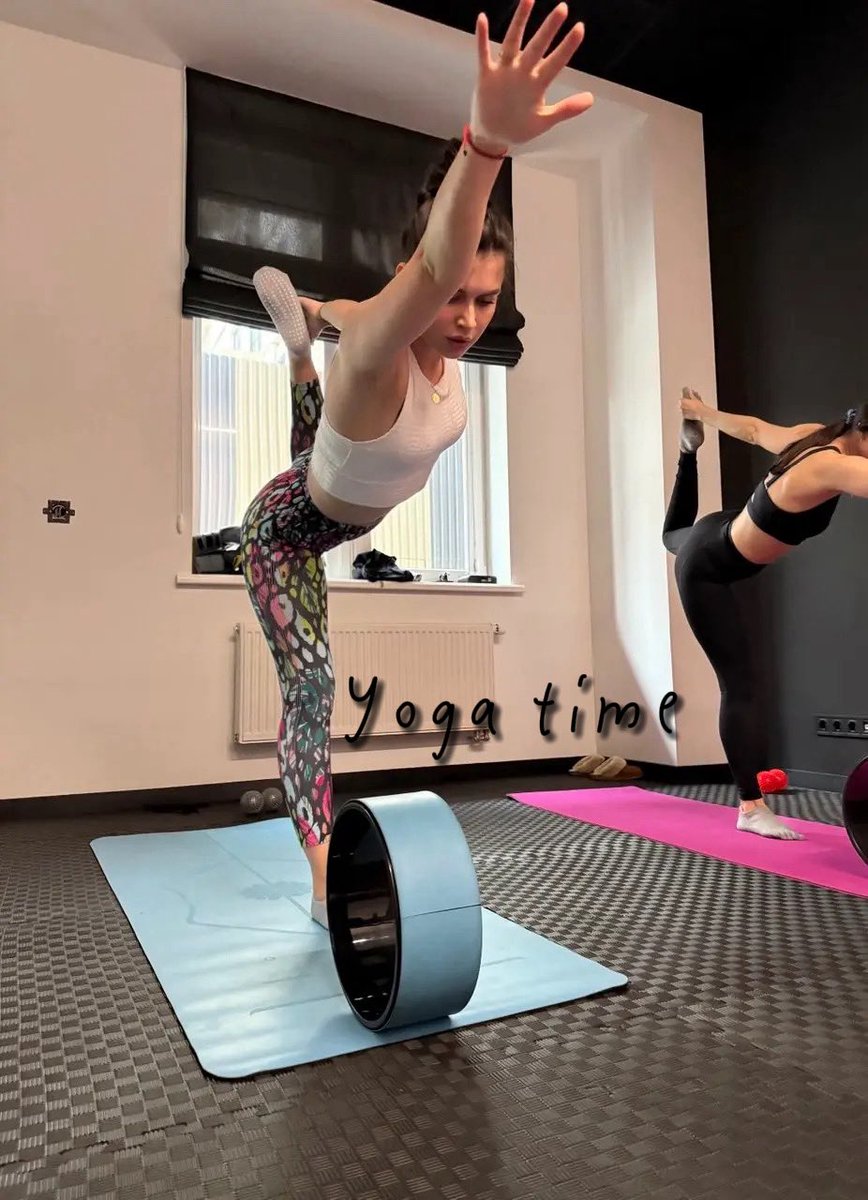 yuliiaun1204's tweet photo. Back on the yoga mat. 🩵

No office gym? No problem.

We found a small room, rolled out our mats, and kept going.

Those yoga poses aren’t going to do themselves. 🧘‍♀️

What about you - team yoga, team gym, or team couch? https://t.co/88YPNbvmE8