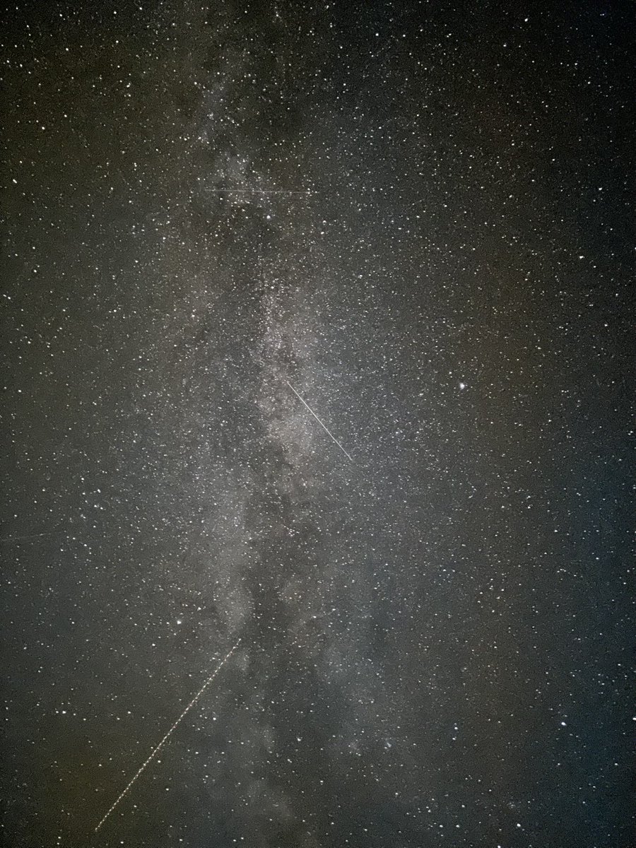 sanvyngi's tweet photo. sinon hier avec mon copain on a été voir les étoiles et regardez les photos qu’il a prises ): https://t.co/5li0xMO6hx
