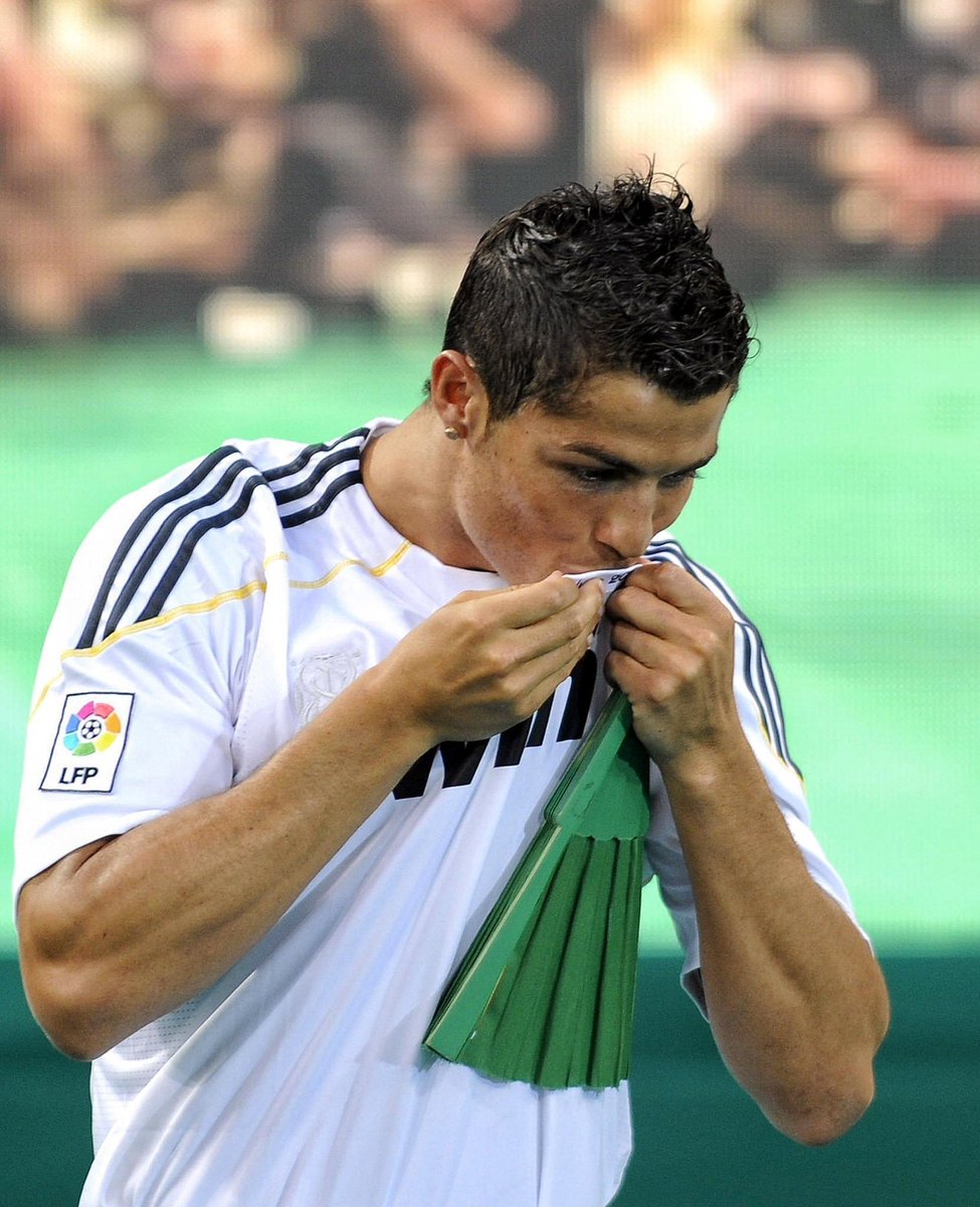 _01Legion's tweet photo. 🚨🗣 Mehran Roshan talking about Cristiano Ronaldo and his fans:

🗣🎙“In my mind, Ronaldo fans don’t actually hate Messi. They’re frustrated with what they see as a system that has protected Messi, and over time, that frustration has led some of them to develop a bit of resentment toward him because they feel he allowed himself to be used by that system.”

“Ronaldo fans do appreciate Messi’s natural talent, but they love Cristiano Ronaldo more because he represents the streets, determination, and something far bigger than football itself.”

“Cristiano Ronaldo is an idol to many people who came from struggling backgrounds. His story alone inspires countless young people not to give up on their dreams, proving that hard work, discipline, and dedication can take you to the very top. Because of his mentality and the heights he has reached through relentless determination, his fans have developed a deep admiration and love for him.”

“When Cristiano Ronaldo’s fans call him the GOAT, it’s not just about trophies or individual awards. It’s about everything he went through to become who he is today. It’s about the countless times he proved his greatness on the pitch despite constant criticism, yet never slowed down. It’s about having the courage to keep going regardless of what people say or think about him.”

“And I believe Cristiano Ronaldo will continue to be loved and appreciated by football fans long after he retires from the game.”