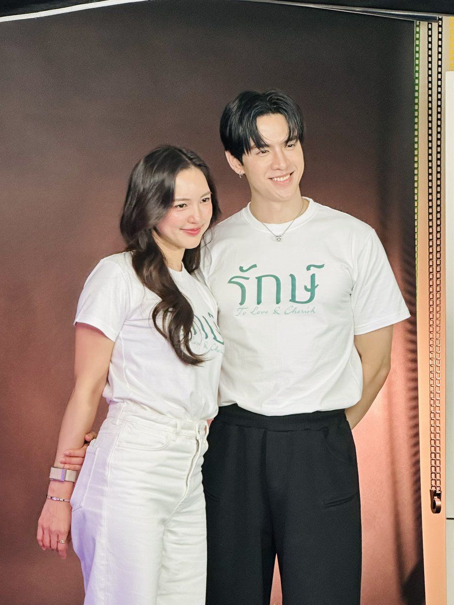 SonixBoom2013's tweet photo. ขอบคุณพี่ๆ ที่ข่าวสดด้วยคร้าบ live สนุกมากกก #รักษ์ https://t.co/CwAoLdBYvl