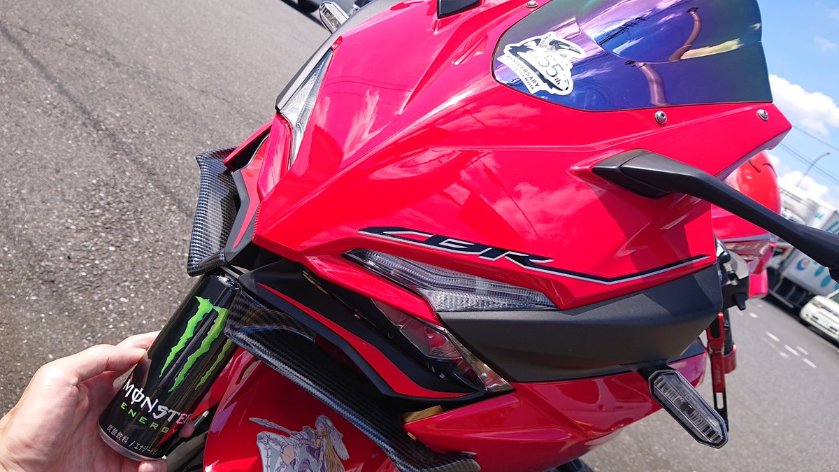odesuke0413's tweet photo. #バイク
#CBR250RR
#ニダボ

ようやく慣らし運転目安の1000kmを超えました!
納車はいつだったか...
新車購入だったので１ヶ月点検、半年点検（あったかな）、1年点検も過ぎ去って行きました...
めげずにちまちまご近所ツーリング
これで8000-12000回転回していいはずー（あたしには要らない高回転） https://t.co/AfyLkGVN1n
