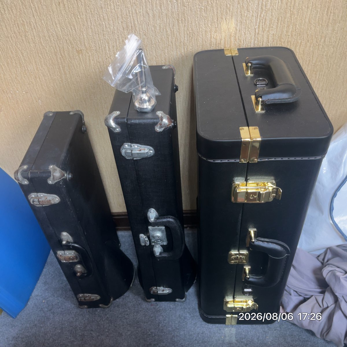 kitanoiwashi's tweet photo. 「パツラ三兄弟 in a case」

＜右から＞
・YAMAHA YFH-8315G
・Nikkan TR-231
・Nikkan CR-233

眺めはいいやね(^_^)

#YAMAHA #ヤマハ 
#Nikkan #ニッカン 
#Flugelhorn #フリューゲルホルン 
#Trumpet #トランペット 
#Cornet #コルネット https://t.co/NVpuldXAcm