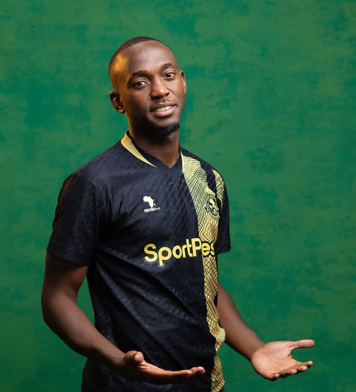 moshijnr's tweet photo. 🚨 OFFICIAL: Young Africans SC wametambulisha jezi zao za mechi za ugenini na jezi ya tatu kwaajili ya msimu ujao wa 2026-27. 🇹🇿👕🟡⚫️

•Jezi ya ugenini - Njano
•Jezi ya tatu - Nyeusi

Unazipa asilimia ngapi huu uzi wa Wananchi kati ya 1/10 ?

#africanfootball https://t.co/PccnNf0YWQ