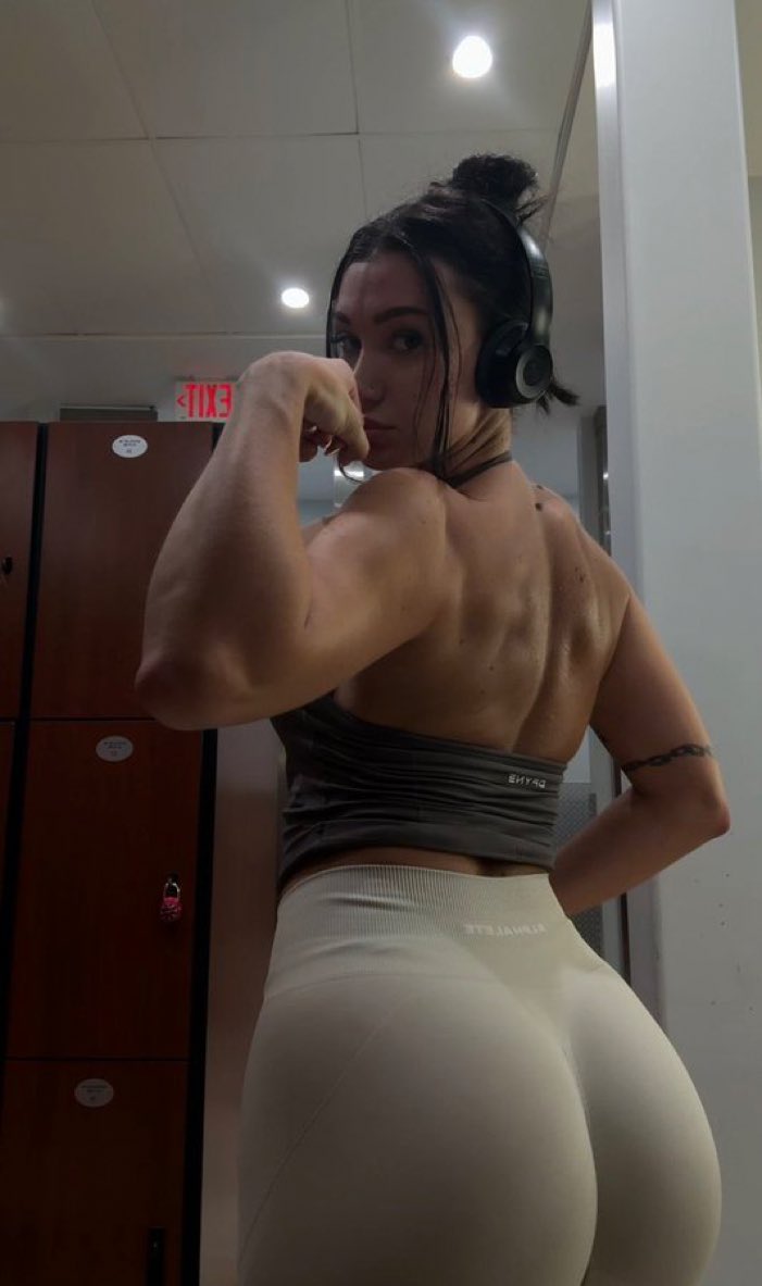 Slaveboy5936's tweet photo. Life feels so much better when you're losing to a superior gym brat🤤🤤

Time to get drained by gym coochies, who don't care a dime about you except your wallet 

#cuck #cuckold #wankchat #hotwife #nsfw #nsfwtwt #bbc #bnwo #findom #horny #goon #gooner #feargasm #catfish #scam joi https://t.co/AlGmnACNc0