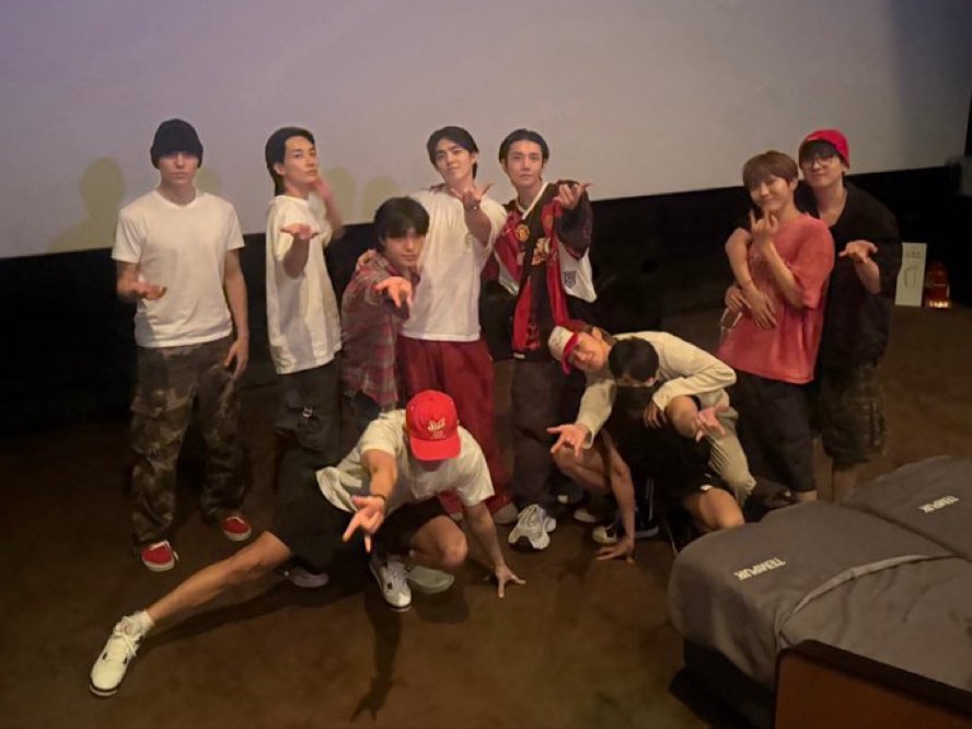 ihanyou's tweet photo. wonyu 😭😭😭 https://t.co/38ZeVO2YDH