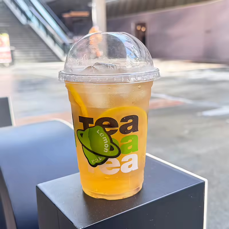 giftboxfactory's tweet photo. Custom logo printed PET cups for cold drinks. Flat lids or dome lids are available.
#petcups #colddrinks #icedcoffee #custompackaging #cupfactory #cupsupplier #lemontea #matcha #smoothie https://t.co/YcnwM2NfJM