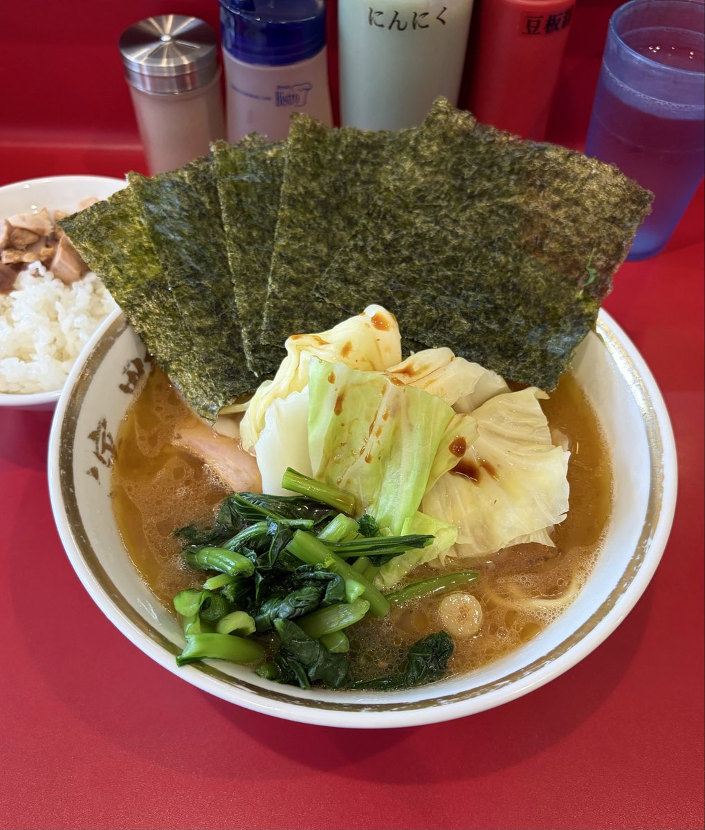 KENJI4691560997's tweet photo. 【ラーメン濱野家】

午前中☔️が降ってきたので仕事を中断
そして #濱野家 へGO💨

マジで美味い‼︎
最強🍜🏆

濱さん・奥様・お姉さんご馳走様でした🙇‍♂️

#家系ラーメン #五井 https://t.co/T57gegISPQ