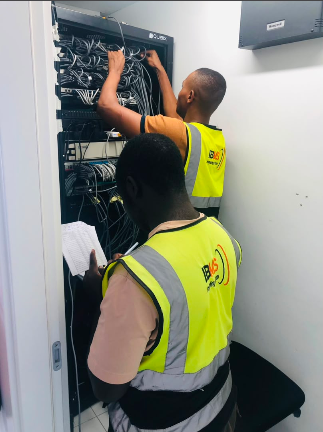 ibmsafrica's tweet photo. Behind every modern hospital is IT infrastructure working 24/7.

The FLDVR Hospital server room project showcases how reliable systems, structured cabling, power and cooling solutions help keep critical healthcare services running.

#IBMSLtd #HealthcareTechnology https://t.co/1YWsFZ1Nq9