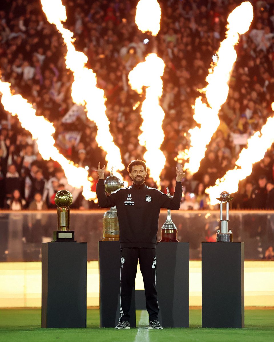 vozinhaa1's tweet photo. Me sinto em casa 🤟🏽💙🇨🇱 
@ColoColo https://t.co/8rxQxz16d4