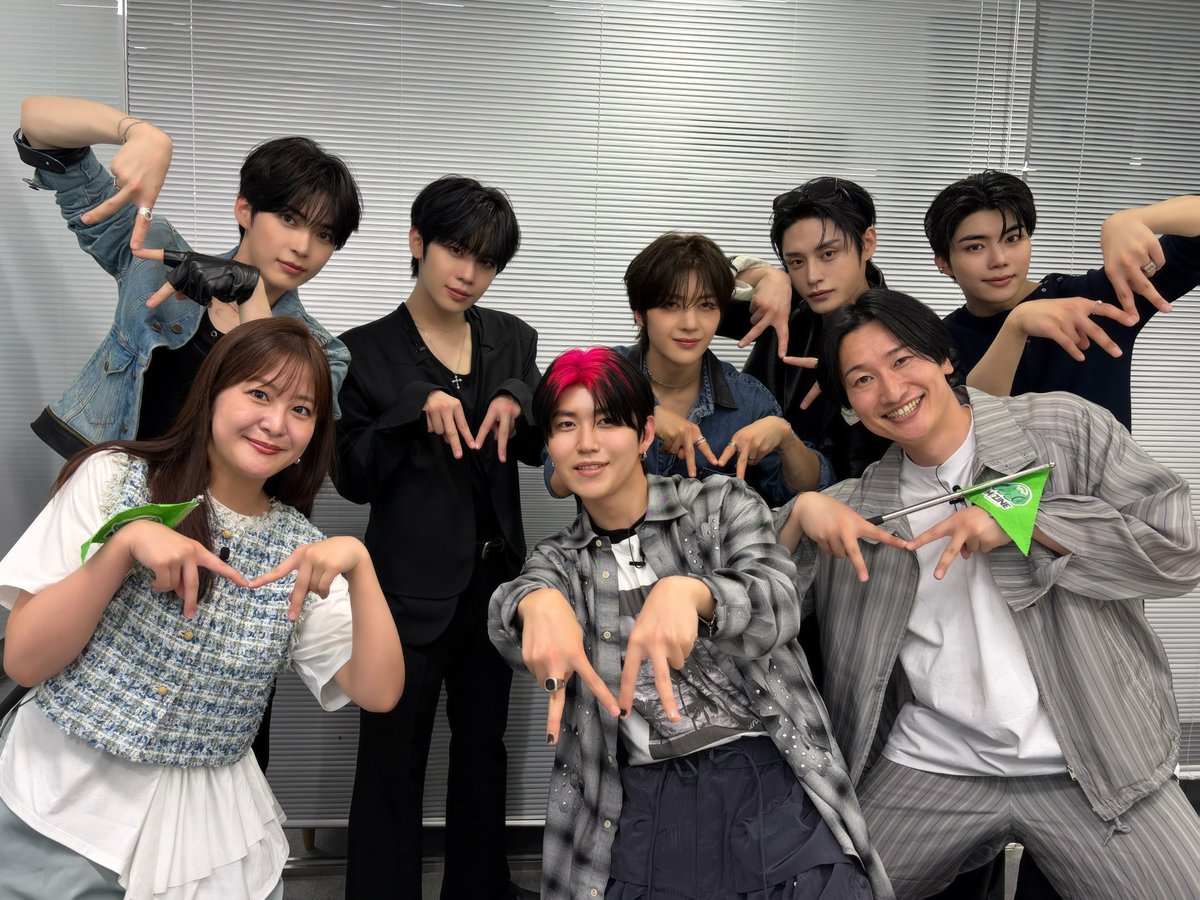 MZINE_tvasahi's tweet photo. 🎵#MZINE エンジン📕
⏰きょう深夜2:00放送 ※一部地域を除く
※放送時間変更の可能性あり

◸最新K-POPのヒミツ 弾丸取材ツアー第❷弾◿

今夜は #ZEROBASEONE が登場✨
韓国の人気音楽番組に出演する様子に
密着取材しちゃいます🎤

個性深掘り企画では #ゴヌク が日本語で、
そして若井は韓国語で早口言葉を披露…🫢

さらに！7月に引き続き、
アーティストのおすすめグルメも紹介😋
お見逃しなく！！

#若井滉斗(#MrsGREENAPPLE)
#山添寛(#相席スタート)
#林美桜(テレビ朝日アナウンサー)
@ZB1_jp @AORINGOHUZIN
@aisekistart @miou_tvasahi