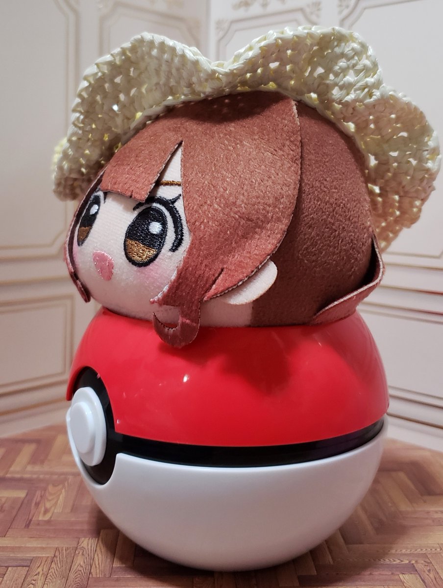 maqua_3710397's tweet photo. ボールの縁に乗るモチモチほっぺが可愛すぎる✨ https://t.co/olZLmPvwN3