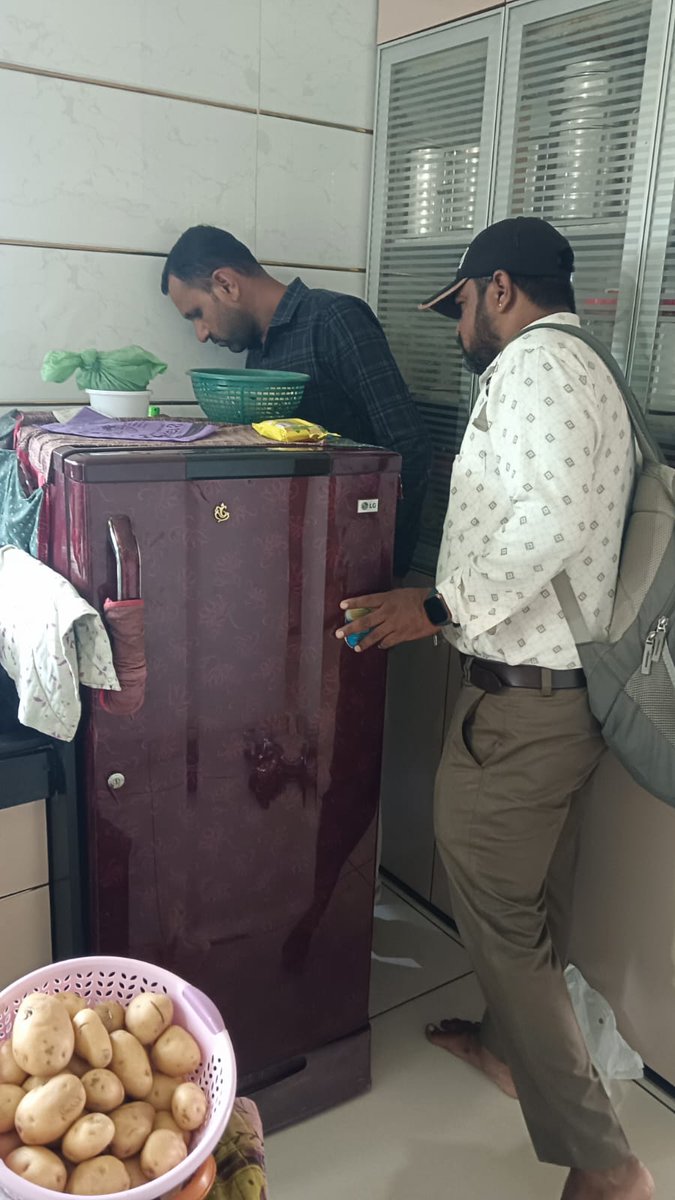 PhcHadiyol's tweet photo. આજે AAM કાંકણોલના સહકારીજીન વિસ્તારમાં MPHW, વેકટર કંટ્રોલ ટીમ તેમજ આશાબહેનો દ્વારા મેલેરિયા,ડેન્ગ્યુ જેવા મચ્છરજન્ય રોગોના નિયંત્રણ માટે સઘન પોરાનાશક કામગીરી અને ઓઈલિંગ કામગીરી તેમજ PHC કક્ષાએથી સુપરવિઝન કામગીરી. @HealthDeptGuj @sabarkanthadp @CdhoSabarkantha @THOHimatnagar https://t.co/auX42Aoeu5