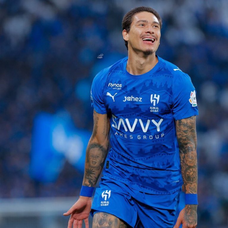 MnbrAlhilal's tweet photo. 🚨🚨🚨🚨🚨🚨🚨🚨 عاجل:

من الممكن أن يكون نونيز جناح الهلال الأيسر في الموسم القادم ولن يتم التعاقد مع جناح أجنبي!!!!😨

@aawsat_spt https://t.co/v8f2k8dazs
