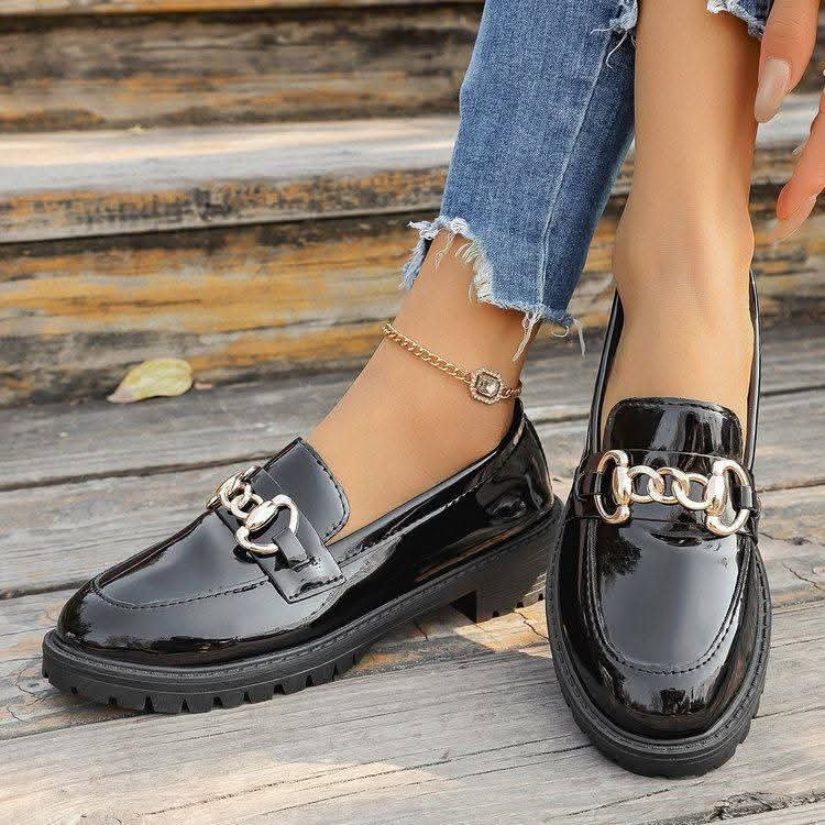 BrianHimself___'s tweet photo. Business X what are y'all selling today??

Me:

B☆ Sneakers.

Ladies brogues🔥🔥

Sizes 37 ---- 43

Ksh 2500.

Whatsapp/Call: 0110165040. https://t.co/HmXJb96MMt