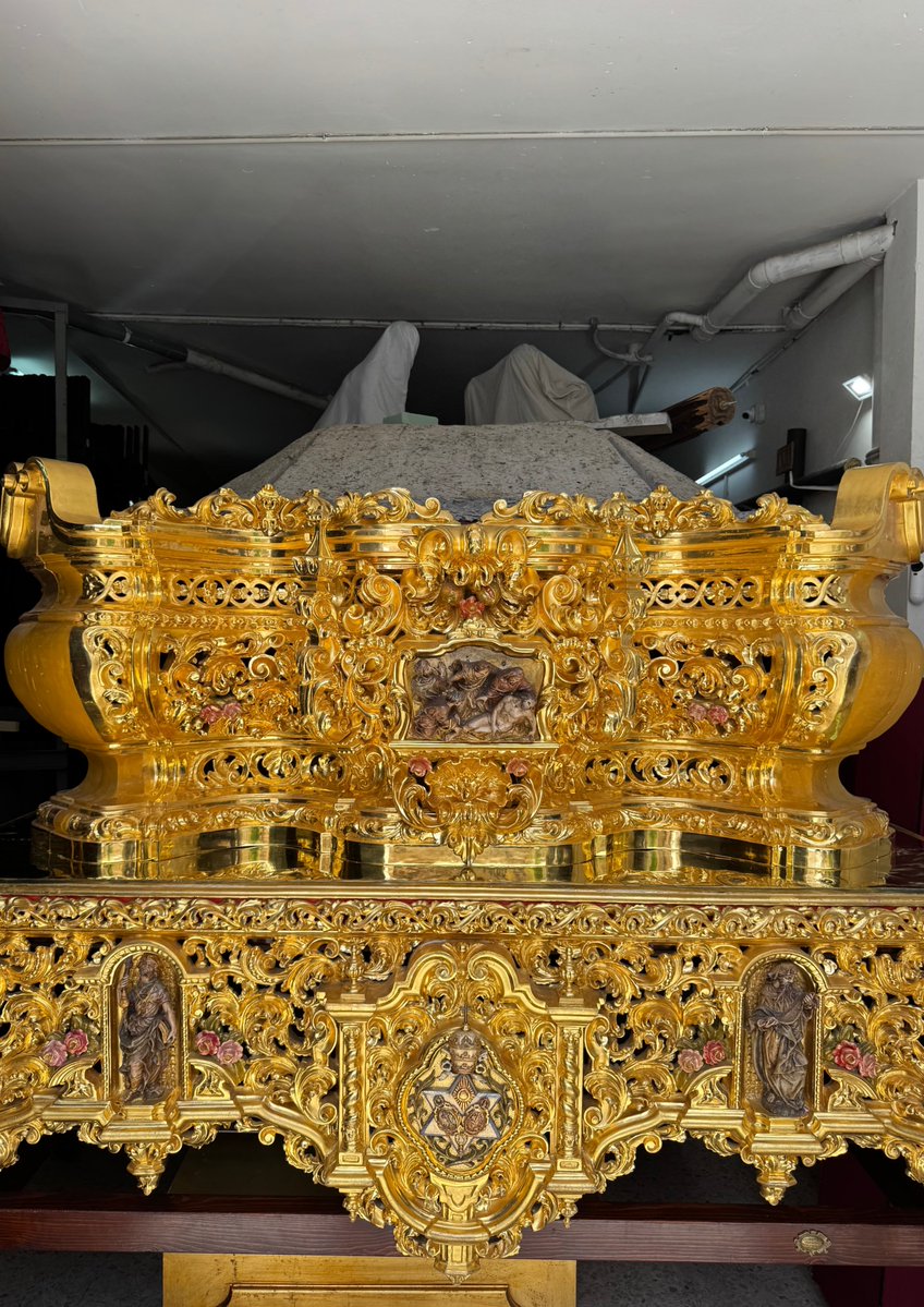 DoradorPardo's tweet photo. Hemos entregado a la @hdadlaestrella la primera fase de la conservación del paso de misterio de Nuestro Padre Jesús de las Penas, correspondiente a la canastilla.

Un trabajo realizado con el máximo respeto por su valor histórico y artístico. 

🧵1/3 https://t.co/UK47j81u7X