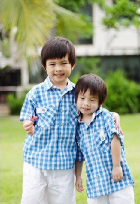 lnwpart's tweet photo. ม๊ากุง : หนีลูกไปฮันนีมูนหลอ 
พ่อเอก : โดนลูกทิ้งครับ ไม่อยู่สักคน
แหม่แม๊ : ลูกหายไปสองคนเลยค่า

เอ็นดูพ่อเอกแหม่แม๊ตามหาเด็กอ้วนสองคนหายไปมาก 555555555555555 👶🏻👶🏻💘 https://t.co/M8KWLTdPql