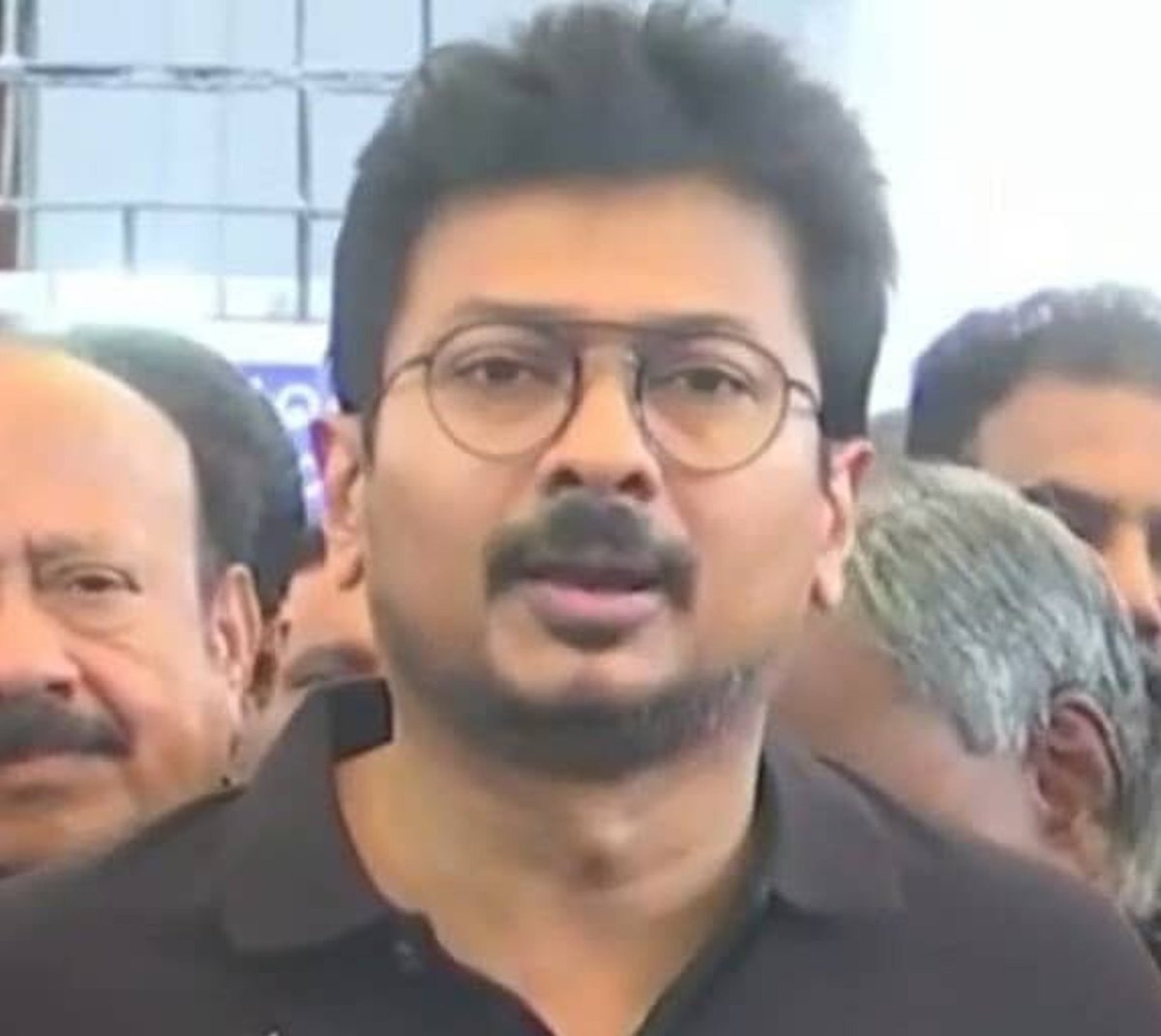 DR07308833's tweet photo. #CMVijay‌ முடிந்தால் பதில் சொல்லட்டும் #UdayaStalin  ன் சவால் @TVKVijayHQ @arivalayam
@dmk_youthwing @Udhaystalin
@mkstalin
@ADMKofficial
@TVKPartyHQ
@namtv

https://t.co/QyLW2PjX1v https://t.co/twaXBOoesi