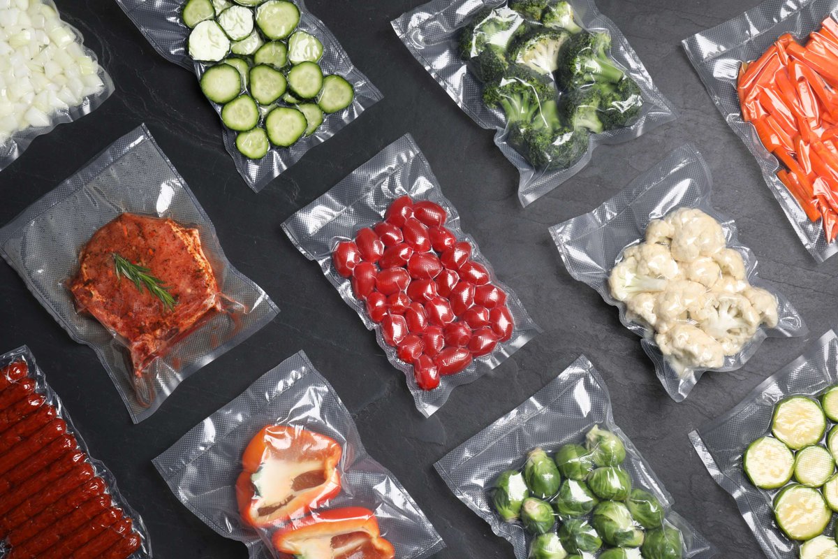 VersatilePackag's tweet photo. Freshness sells! Vacuum packaging protects quality, extends shelf life, and enhances product appeal. ✅ #VacuumPackaging 🌟 https://t.co/NAXlaLrxGu