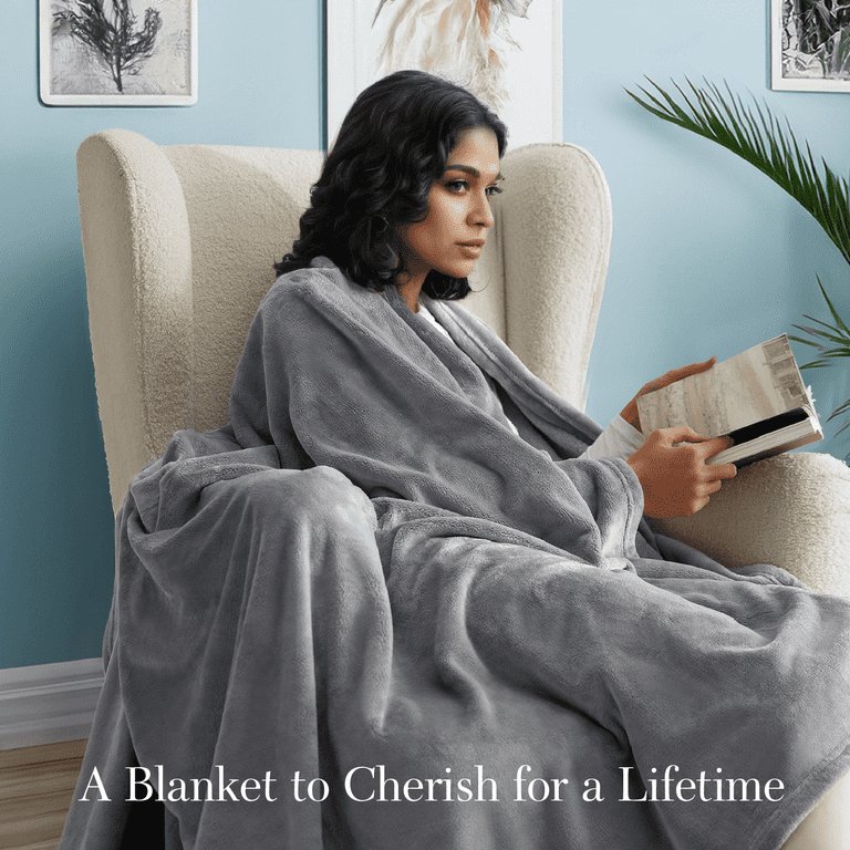 Jayneitems's tweet photo. @WilliamsRuto Faux far throw blanket 
◼️Soft and cozy
◼️ Size 180×200
⚔️@9.5.0
💫 call or Whatsapp 0.7.0.1.4.6.0.6.0.1 https://t.co/MGC2Q4aJj7