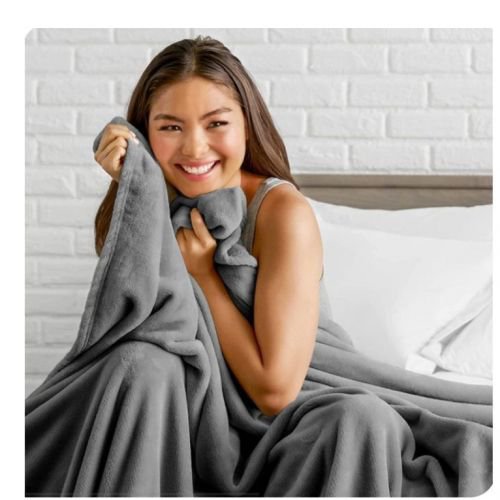 Jayneitems's tweet photo. @PeterKariukiKE Faux far throw blanket 
◼️Soft and cozy
◼️ Size 180×200
⚔️@9.5.0
💫 call or Whatsapp 0.7.0.1.4.6.0.6.0.1 https://t.co/x6p38ajDWa