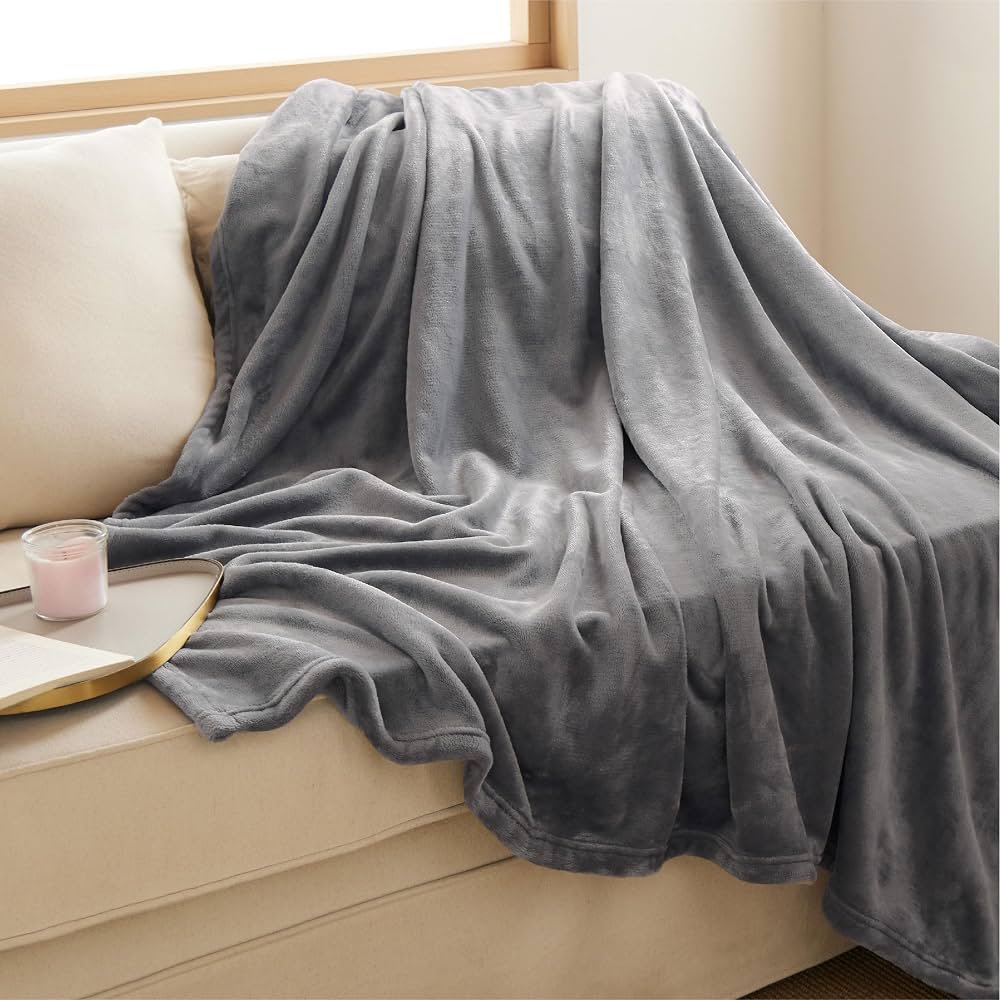 Jayneitems's tweet photo. @PeterKariukiKE Faux far throw blanket 
◼️Soft and cozy
◼️ Size 180×200
⚔️@9.5.0
💫 call or Whatsapp 0.7.0.1.4.6.0.6.0.1 https://t.co/x6p38ajDWa