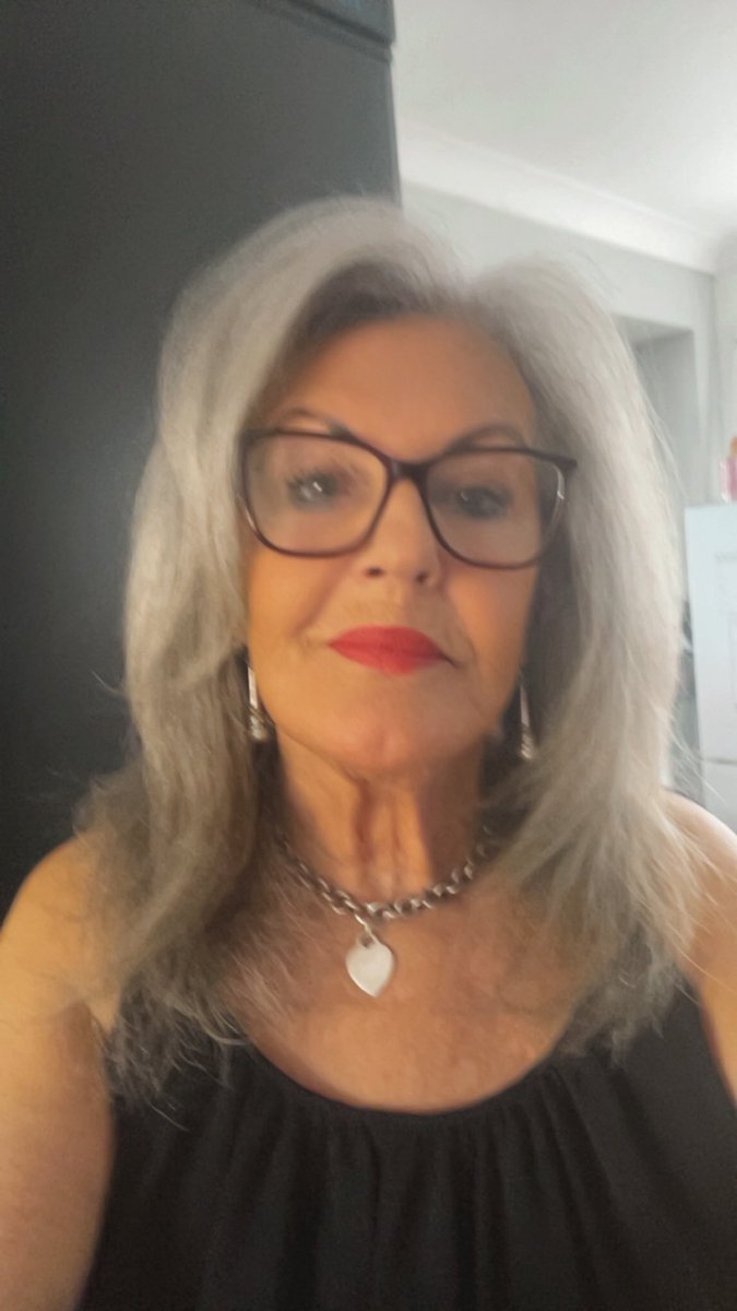 sherrylever's tweet photo. Headmistress is in demand this week 👩🏻‍🎓 https://t.co/IQsgAVCZXi
