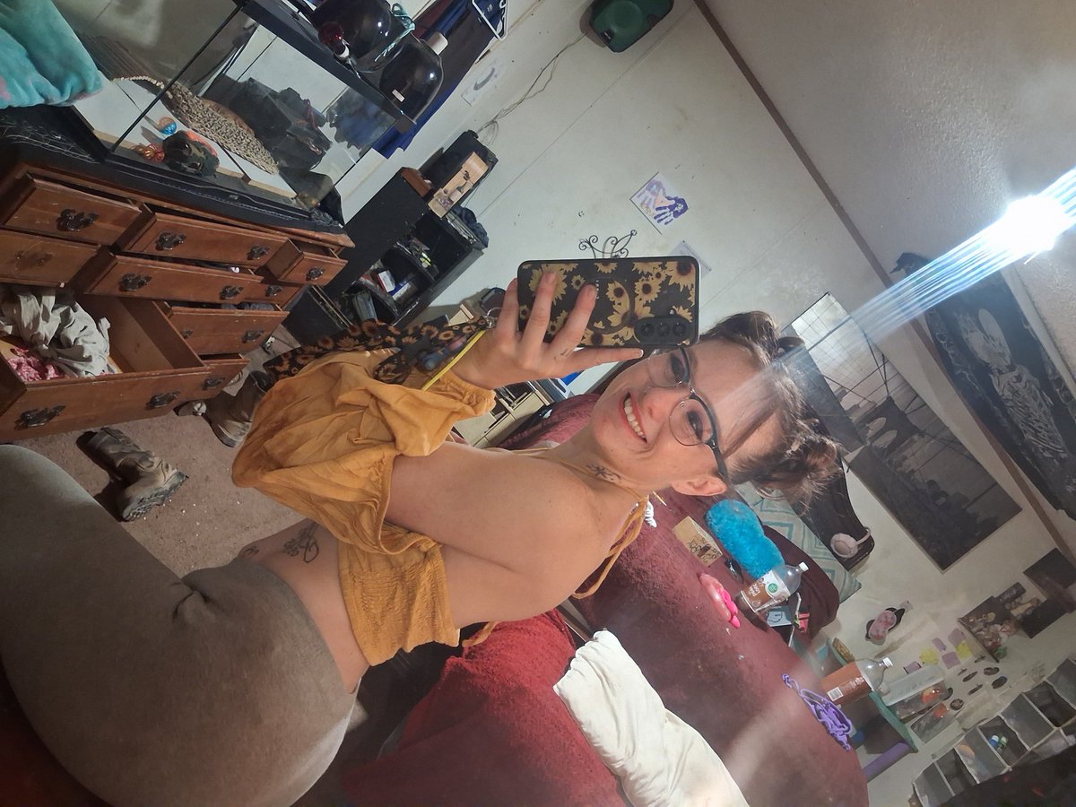Baby33154Baby's tweet photo. I need a ledgit Sugar daddy thats down for content? https://t.co/ciaCC6Froq