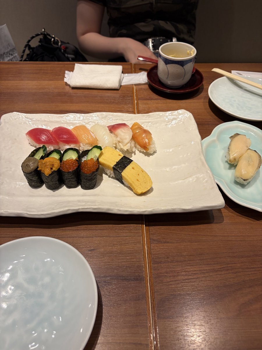 jero0801's tweet photo. 寿司食いね〜♫ https://t.co/7fLY8MkPUt