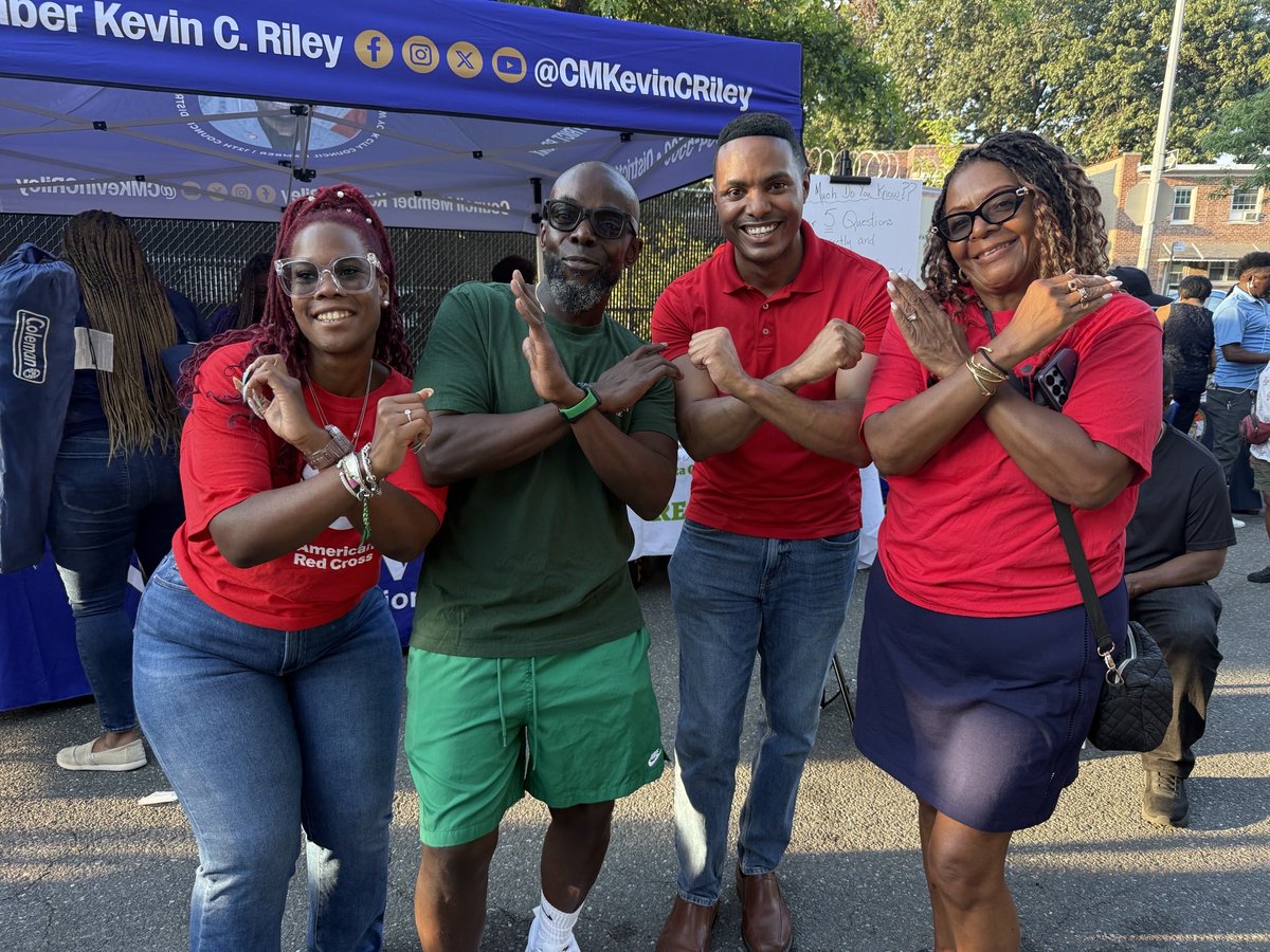 RitchieTorres's tweet photo. I was honored to join the Bronx community in celebrating the public service of the NYPD at National Night Out. https://t.co/qPdn9Grn2y