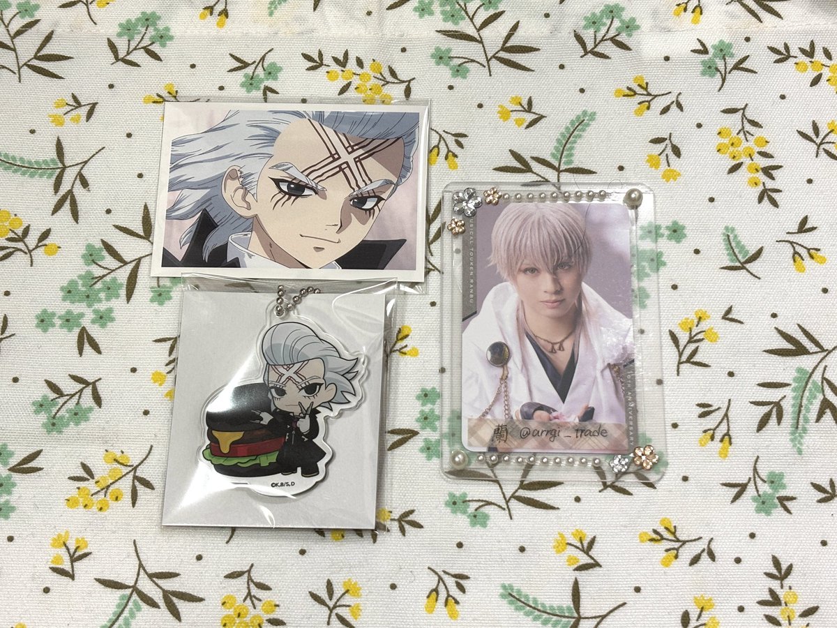 arrgi_trade's tweet photo. @yumi__tori はじめまして、こんばんは。検索からのご連絡ありがとうございます。
一部のみになってしまうのですが、
アクスタ：ゼノ⇄羽京
場面写特典：ゼノ⇄羽京
でのご交換は可能でしょうか？
全てのご希望に添えず恐れ入りますが、ご検討いただけますと幸いです。
よろしくお願いいたします。 https://t.co/tsdLB0o7bB
