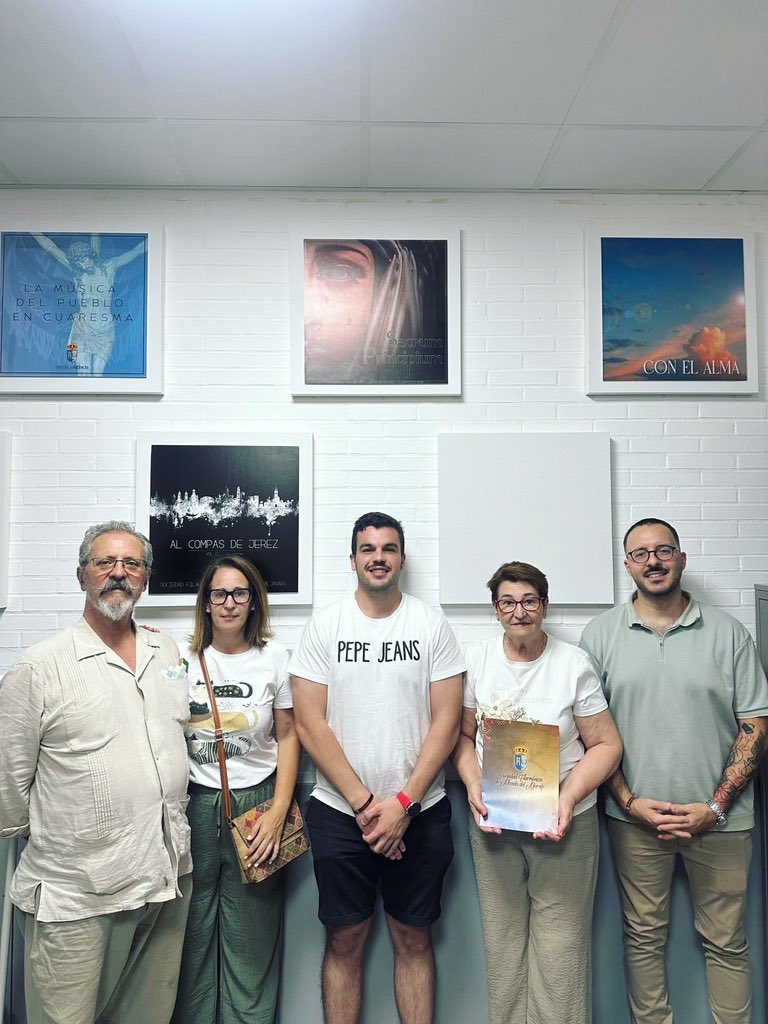 bandadealbaida's tweet photo. 📣 𝐎𝐅𝐈𝐂𝐈𝐀𝐋 || La Sociedad Filarmónica de Albaida del Aljarafe volverá a poner su música detrás de la 𝗩𝗶𝗿𝗴𝗲𝗻 𝗱𝗲 𝗹𝗼𝘀 𝗥𝗲𝘆𝗲𝘀 en Villanueva del Ariscal, el próximo 15 de agosto.

🤝🏼 Desde nuestra formación queremos agradecer a la hermandad un año más la confianza depositada en nosotros, así como el trato recibido en todo momento, siendo ya una cita fijada en nuestro calendario cada mes de agosto.

🔗 Noticia completa: https://t.co/yhLS4c7WX8

#𝗦𝘂𝗲𝗻𝗮𝗔𝗹𝗯𝗮𝗶𝗱𝗮📲